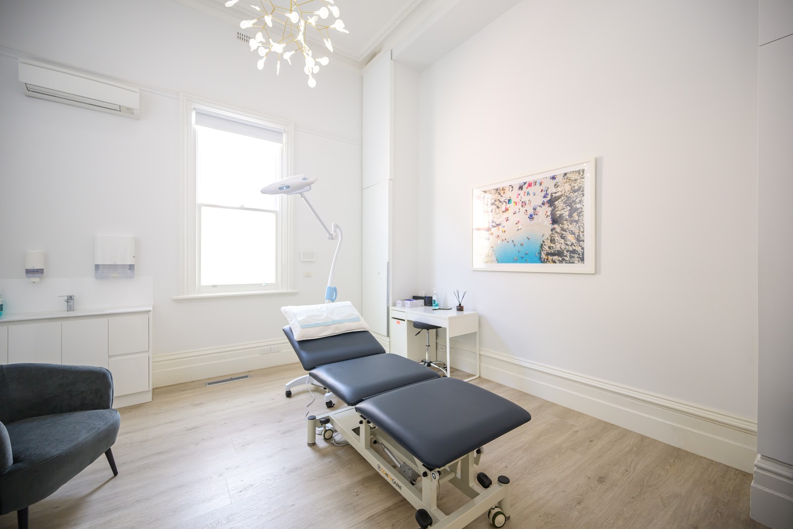 Richard Zinn Plastic Surgery, Windsor, VIC