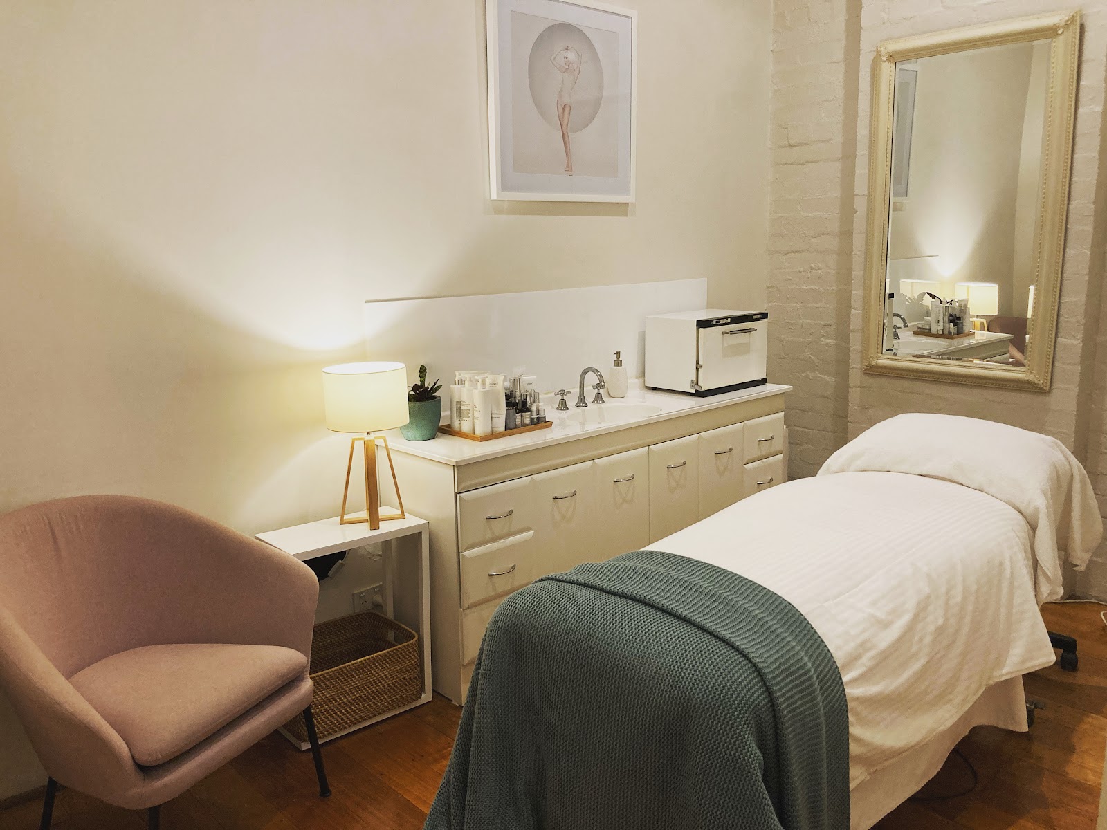 CALMA Spa. Skin. Wellbeing. Retail therapy., Armadale, VIC